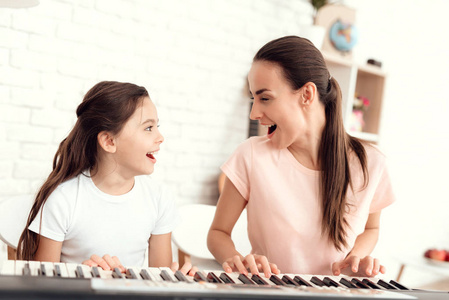 全面失控:私家侦探妈妈