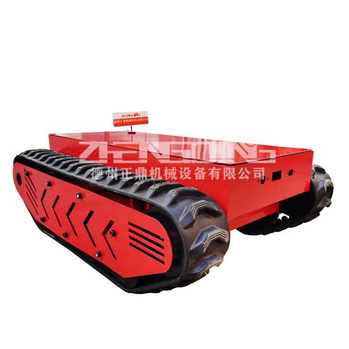 在大雪封闭的山庄里